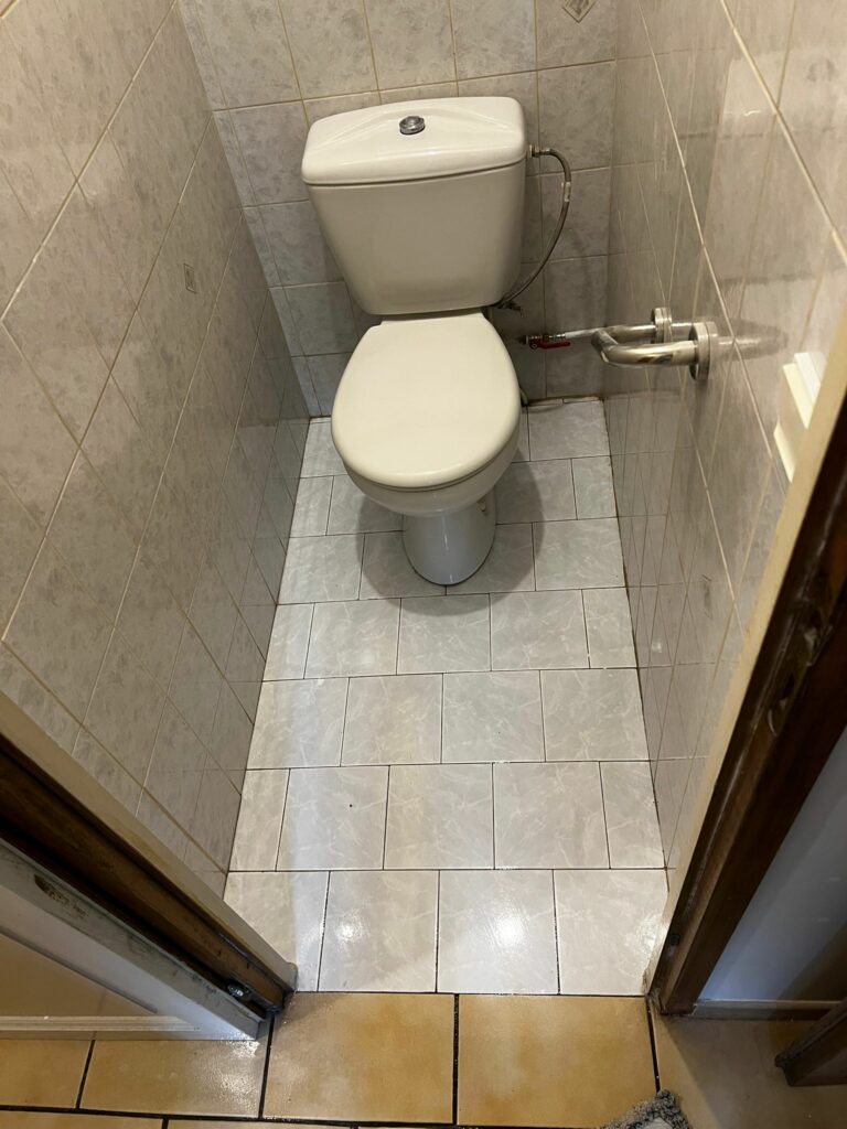 WC et revêtements carrelés de la maison Bravet à Caïs après travaux